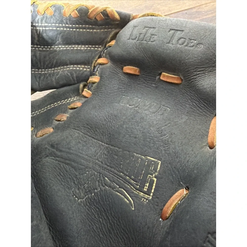 Rawlings catchers mitt